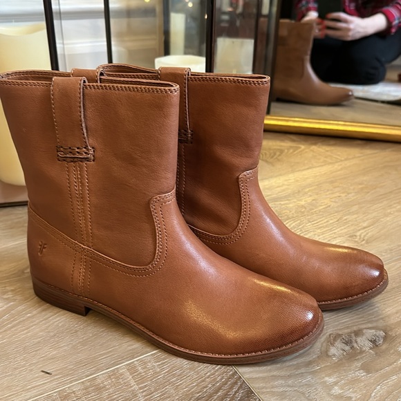 BNWOT Frye Anna Short boot - Picture 2 of 6